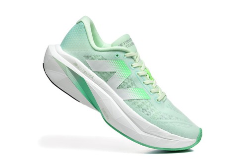 뉴발란스 New Balance FuelCell SC Trainer v3  260424-42