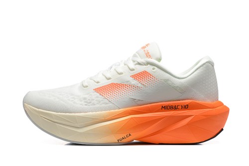 뉴발란스 New Balance FuelCell SC Trainer v3  260424-59