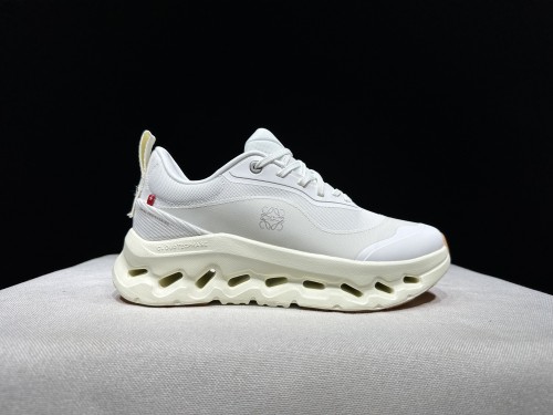 로에베 x 온 러닝 클라우드틸트 2.0  Loewe x On Running Cloudtilt 2.0  ON26519-15 남/여
