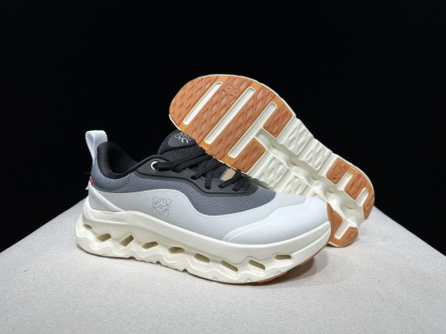 로에베 x 온 러닝 클라우드틸트 2.0  Loewe x On Running Cloudtilt 2.0  ON26519-22 남/여