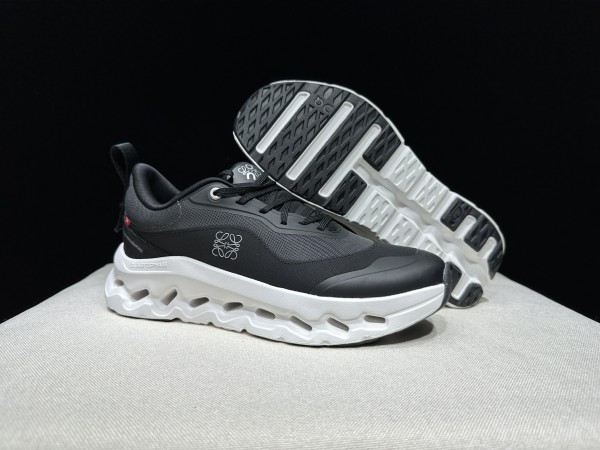 로에베 x 온 러닝 클라우드틸트 2.0  Loewe x On Running Cloudtilt 2.0  ON26519-23 남/여