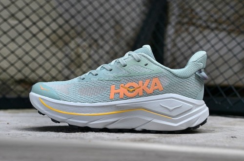 호카 챌린저 8  Hoka Challenger 8   HK2600610-3 여