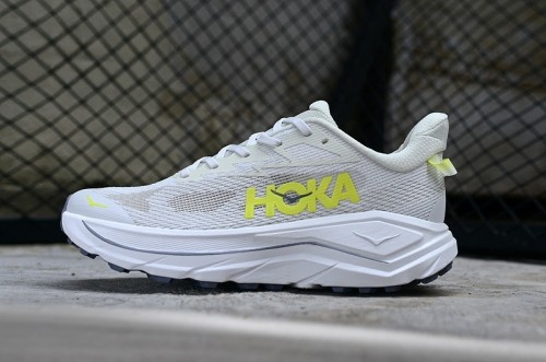 호카 챌린저 8  Hoka Challenger 8   HK2600610-4 남/여