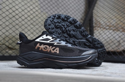 호카 챌린저 8  Hoka Challenger 8   HK2600610-11
