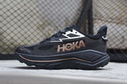 호카 챌린저 8  Hoka Challenger 8   HK2600610-11