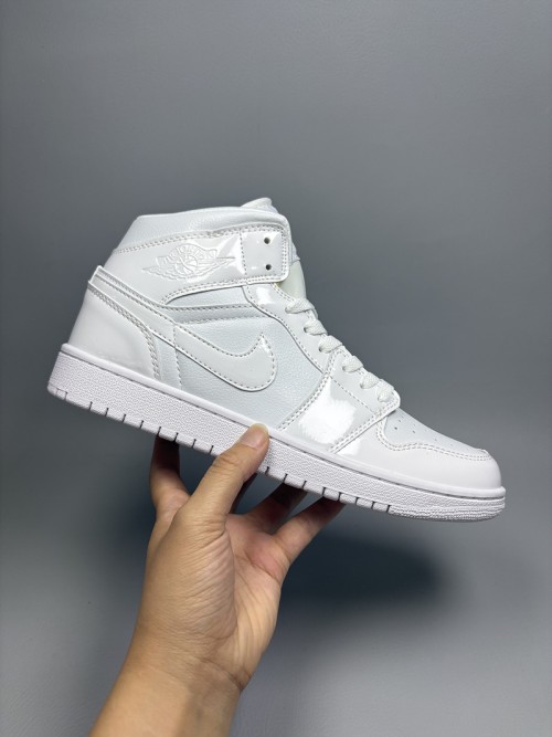 나이키 에어조던 1 미드 Nike Air Jordan 1 260622-02 남/여