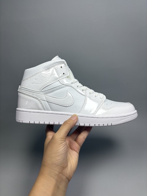 나이키 에어조던 1 미드 Nike Air Jordan 1 260622-02 남/여