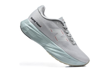 뉴발란스 x 디스트릭트 비전 퓨어셀 SC 엘리트 v5 펄 그레이 레드 - D 스탠다드 New Balance x District Vision FuelCell SC Elite v5 Pearl Grey Red - D Standard  NB262625-10 남/여