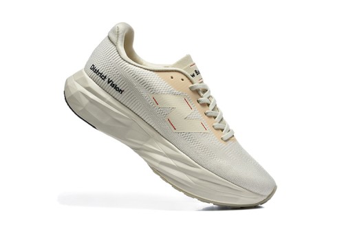 뉴발란스 x 디스트릭트 비전 퓨어셀 SC 엘리트 v5 리넨 레드 - D 스탠다드 New Balance x District Vision FuelCell SC Elite v5 Linen Red - D Standard  NB262625-11 남/여