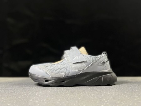 뉴발란스 브리즈 SD2202 New Balance Breeze SD2202GR2 우먼스