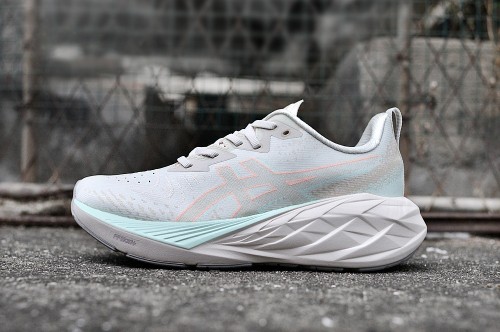 아식스 노바블라스트 4  Asics Novablast 4  AC26062903  남/여