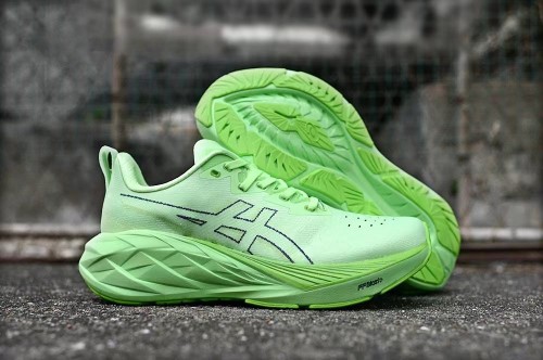 아식스 노바블라스트 4  Asics Novablast 4  AC26062904 남/여