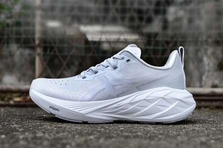 아식스 노바블라스트 4  Asics Novablast 4  AC26062906 남/여