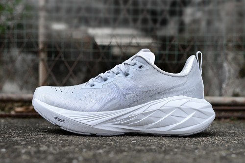 아식스 노바블라스트 4  Asics Novablast 4  AC26062906 남/여