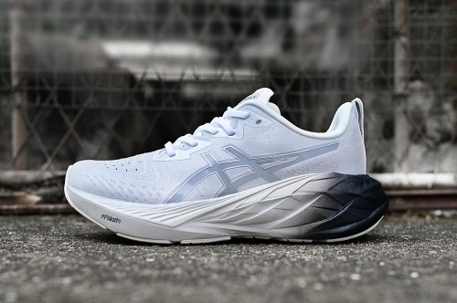 아식스 노바블라스트 4  Asics Novablast 4  AC26062908 남/여