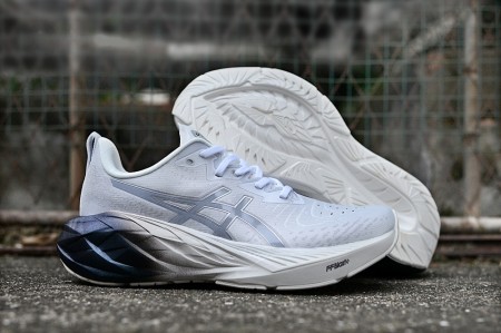 아식스 노바블라스트 4  Asics Novablast 4  AC26062908 남/여