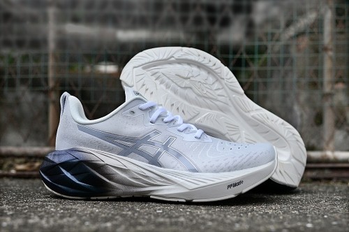 아식스 노바블라스트 4  Asics Novablast 4  AC26062908 남/여