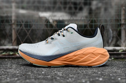 아식스 노바블라스트 4  Asics Novablast 4  AC26062910 남/여