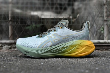 아식스 노바블라스트 4  Asics Novablast 4  AC26062911 남/여