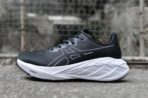 아식스 노바블라스트 4  Asics Novablast 4  AC26062915 남/여