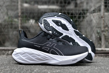 아식스 노바블라스트 4  Asics Novablast 4  AC26062915 남/여