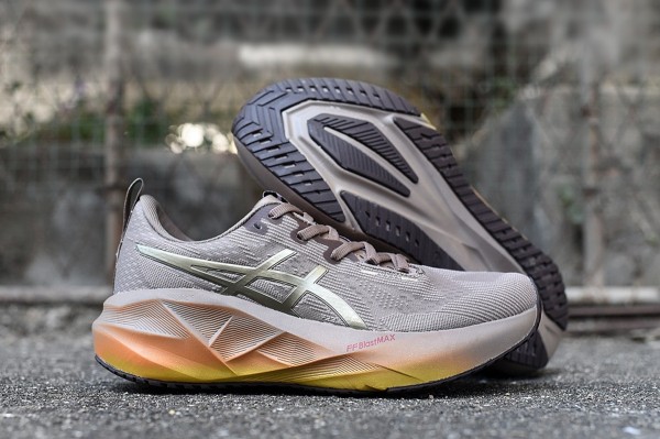 아식스 노바블라스트 5  Asics Novablast 5 AC26062928 남/여