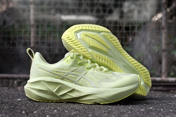 아식스 노바블라스트 5  Asics Novablast 5 AC26062930 남/여