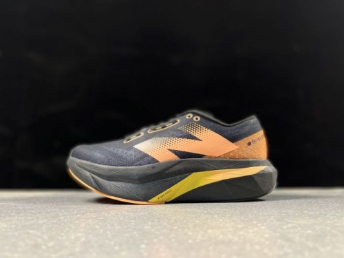 뉴발란스 퓨어셀 레벨 v4  New Balance Fuelcell Rebel v4  MFCPZSM  남/여
