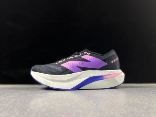 뉴발란스 퓨어셀 레벨 v4  New Balance Fuelcell Rebel v4  MFCPZSM1  남/여