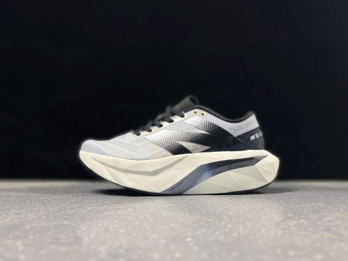 뉴발란스 퓨어셀 레벨 v4  New Balance Fuelcell Rebel v4  MFCPZSW  남/여