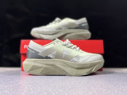 뉴발란스 퓨어셀 레벨 v4  New Balance Fuelcell Rebel v4  MRCELLA4  남/여