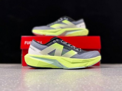 뉴발란스 퓨어셀 레벨 v4  New Balance Fuelcell Rebel v4  MFCXCE4  남/여