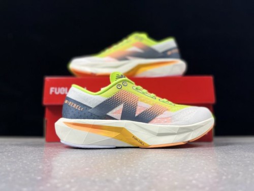 뉴발란스 퓨어셀 레벨 v4  New Balance Fuelcell Rebel v4  MFCXCO4  남/여