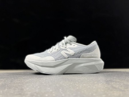 뉴발란스 x 디스트릭트 비전 퓨얼셀 슈퍼콤프 엘리트 v4  District Vision x  New Balance  Elite v4  WFCXLUM  남/여