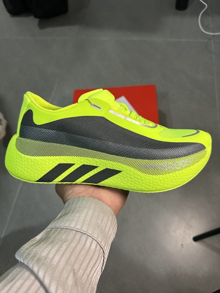 아디다스 하이퍼부스트 엣지  Adidas Hyperboost Edge KI1916