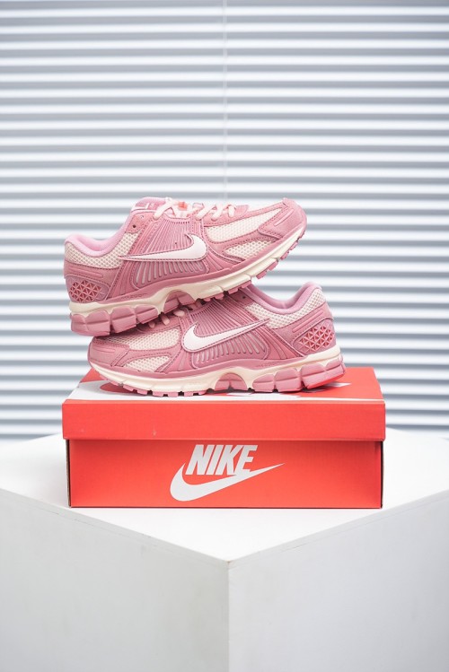 나이키 줌 보메로 5 Nike Zoom Vomero 5 HF1553-600 우먼스