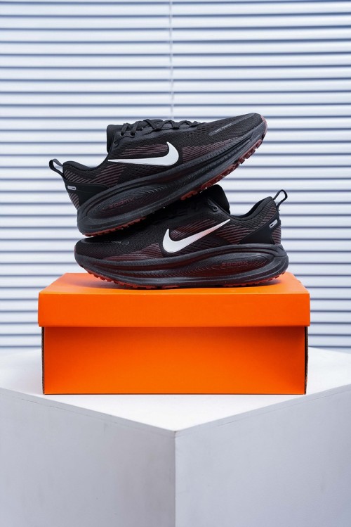나이키 줌 보메로 18 Nike Zoom Vomero 18 IH4454-001