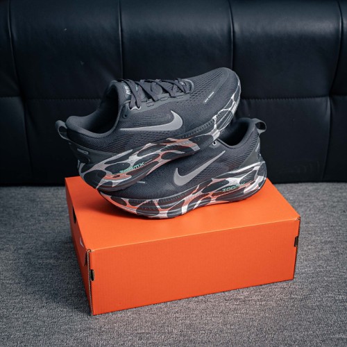 나이키 줌 보메로 18 Nike Zoom Vomero 18 HIM6010-060