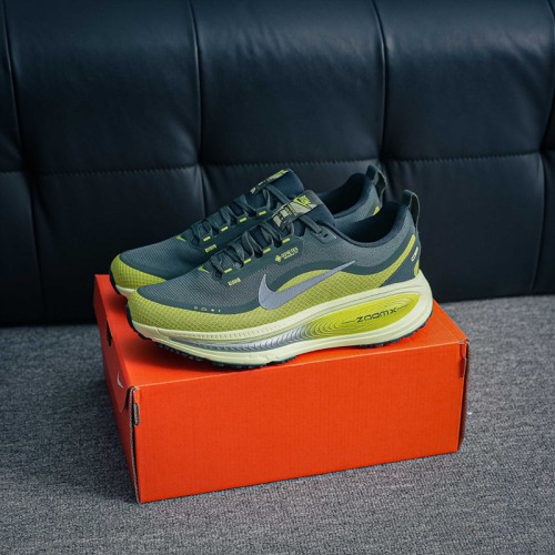 나이키 줌 보메로 18 GTX Nike Zoom Vomero 18 GTX HQ7002-300 남/여