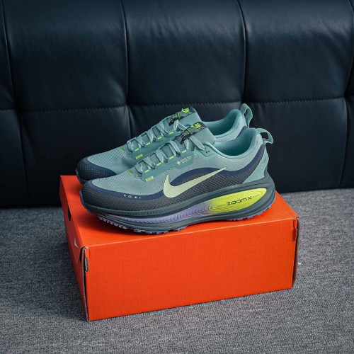 나이키 줌 보메로 18 GTX Nike Zoom Vomero 18 GTX HQ7001-300