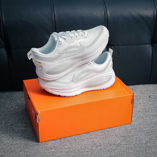 나이키 줌 보메로 18 GTX Nike Zoom Vomero 18 GTX HQ7001-100 남/여