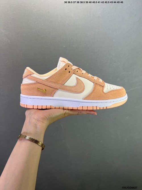 나이키 SB 덩크 로우 Nike SB Dunk Low IO4244-102 남/여