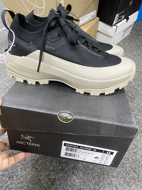 국내배송-*교환반품불가**로고불량*아크테릭스 ARC'TERYX 260사이즈 1개