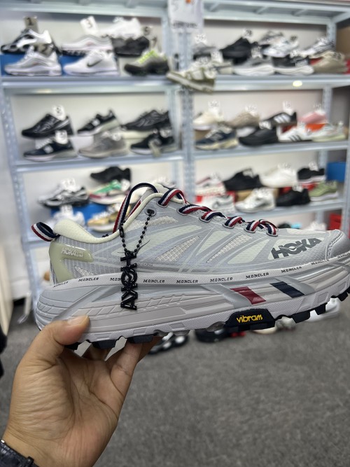 국내배송-*교환반품불가**뒷꿈치비대칭*호몽 HOKA 남250사이즈 1개