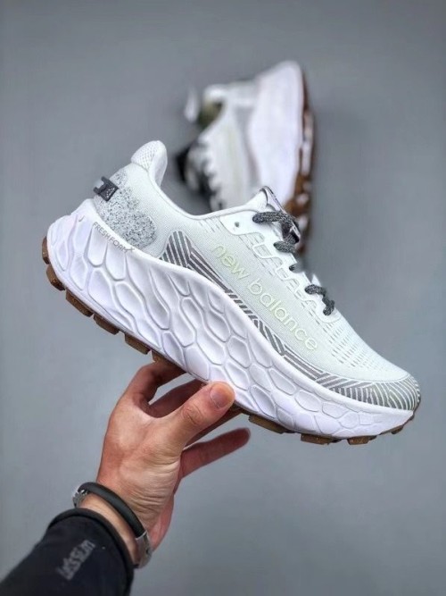 뉴발란스 프레쉬폼 X 트레일 모어 V3  New Balance Fresh Foam X Trail More V3  MTMORNGN-1 남/여