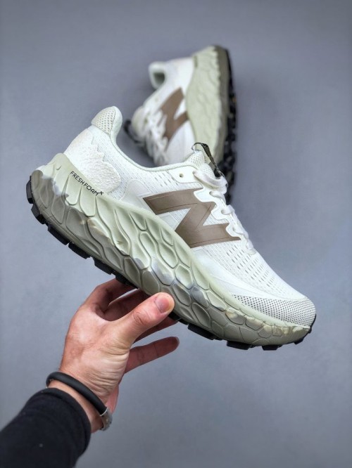 뉴발란스 프레쉬폼 X 트레일 모어 V3  New Balance Fresh Foam X Trail More V3  MTMORNGR 남/여