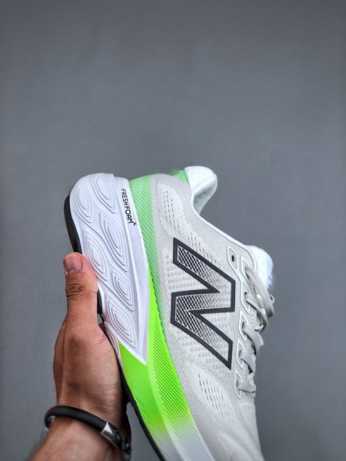 뉴발란스 프레쉬 폼 X 880v15  New Balance Fresh Foam X 880v15  W880W15-1 남/여