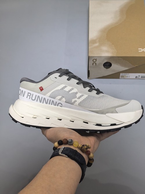 온 러닝 클라우드울트라 3  On Running Cloudultra 3  ON2671761 남/여