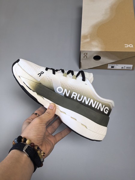 온 러닝 클라우드붐 맥스  On Running Cloudboom Max   ON26720136 남/여
