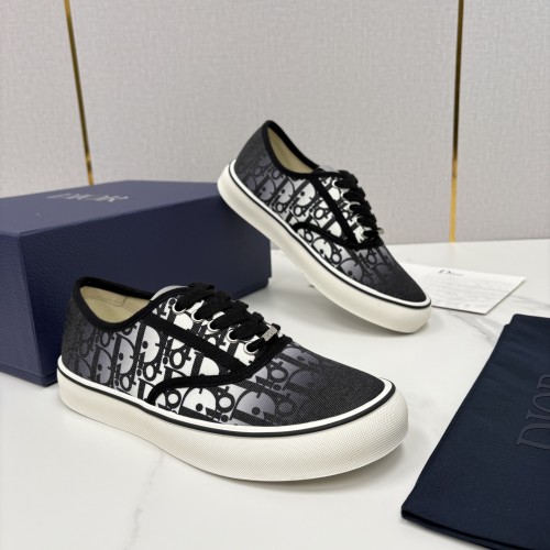 디올 솔트윈드 오블리크  스니커즈  Dior Saltwind Oblique  Sneakers D26080405